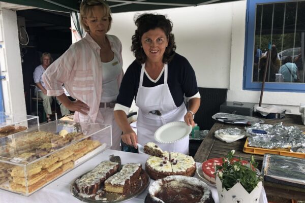 Flohmarkt2018 Club Soroptimist Insel Rügen, Christina Wuitschik und Simone Gwosdz